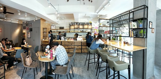 Louisa Coffee 路易莎咖啡(竹北成功門市)