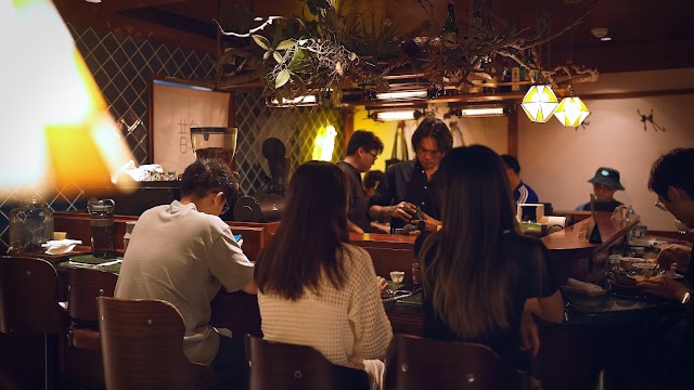 鵲 Kasasagi Coffee Roasters（自家烘焙咖啡專門店）