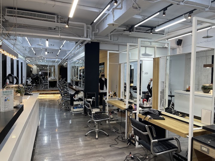 裏 Hair 台中店（移至三樓，由管理室上樓） 照片