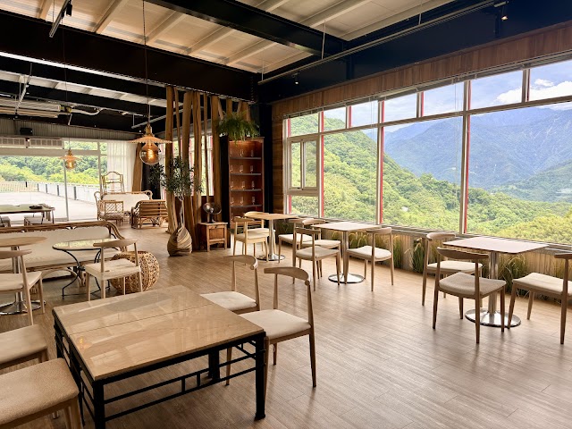Mountain Bica Cafe