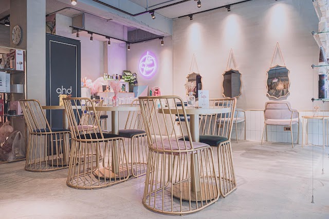 CRE.a Hair Salon