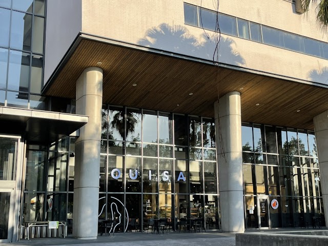 Louisa Coffee 路易莎咖啡(清大圖書館門市)