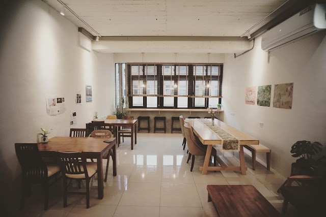 春雨粮甜 甜點店 寵物友善（可落地 使用牽繩與尿布）