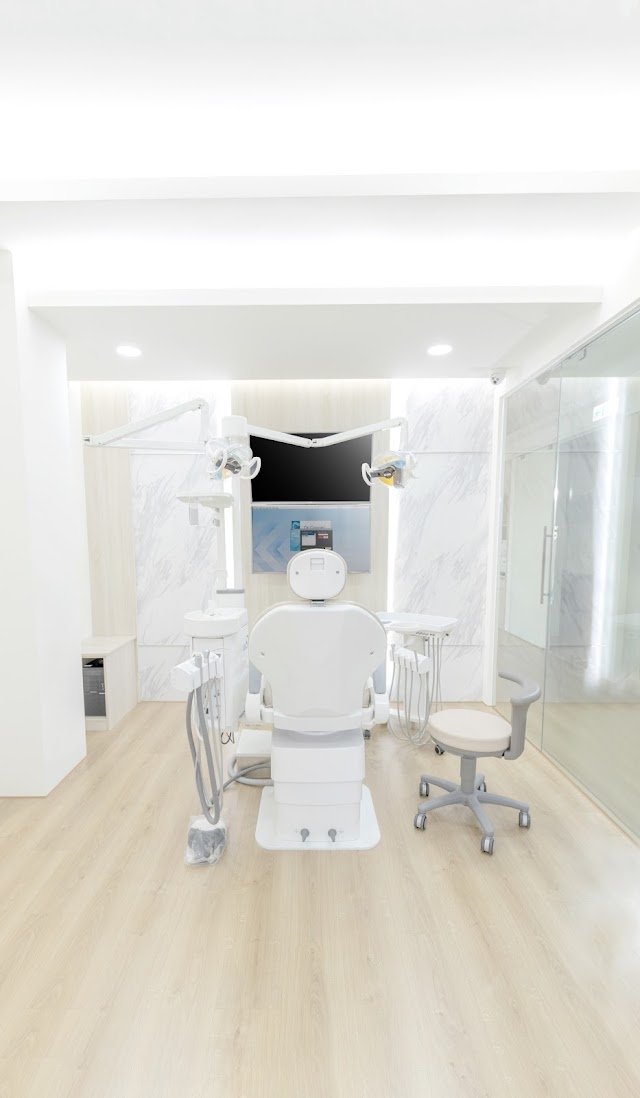 匯鴻牙醫診所 - 美學重建 植牙 矯正 隱適美 English Friendly Dentist
