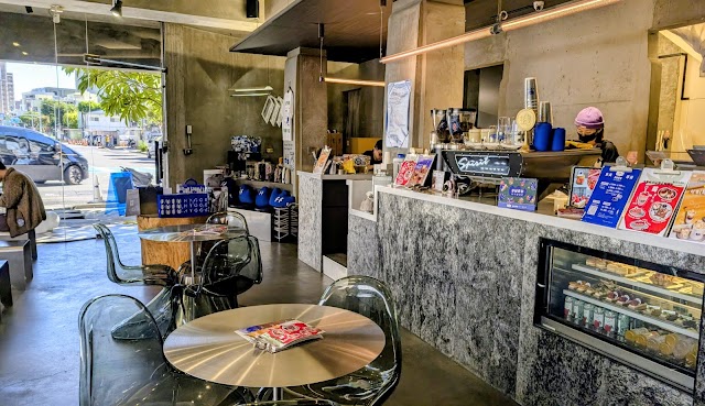 FUFU HYGGE coffee & pop shop