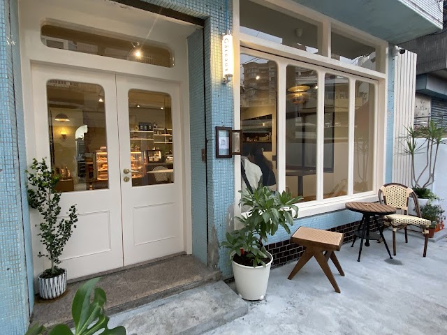奶油小聲 Butter in Whisper（喜餅/彌月禮盒、甜點外帶店)