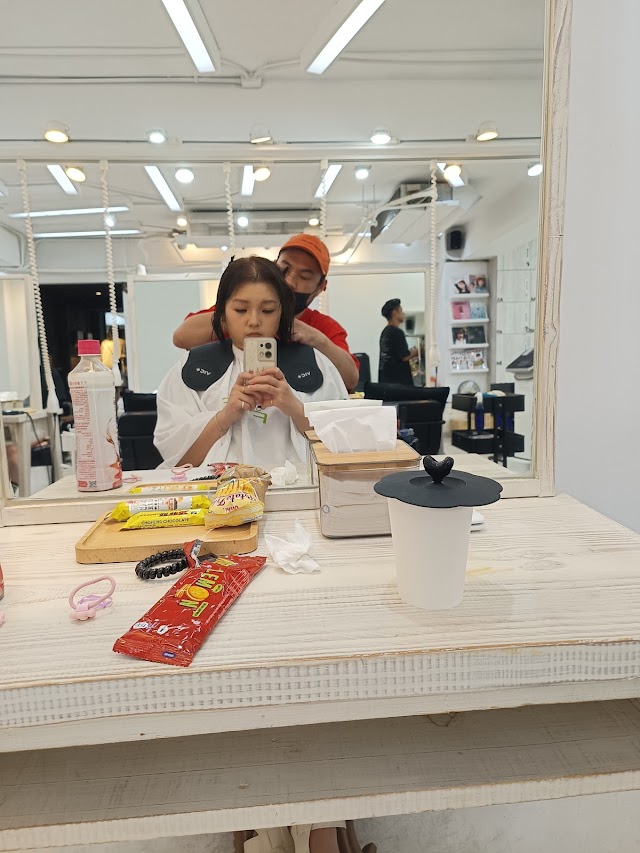 Sieg Hair 台北 忠孝店