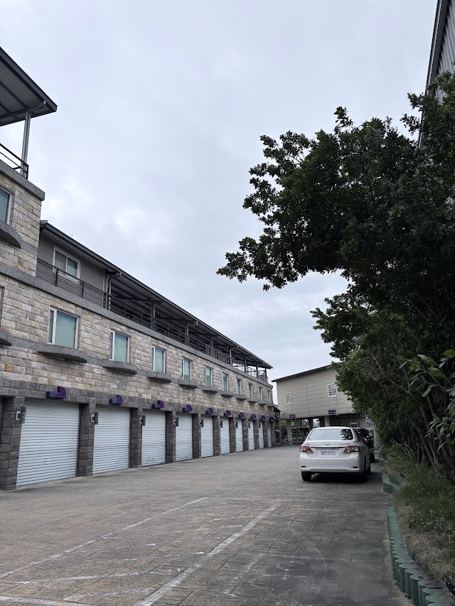 月心汽車旅館