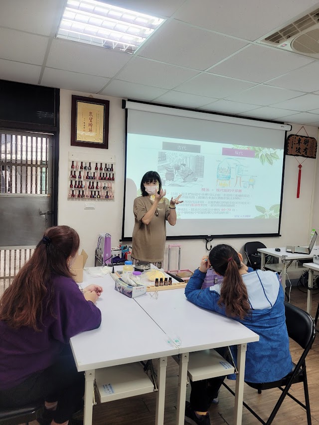 TLN宜蘭縣指甲彩繪美容職業工會