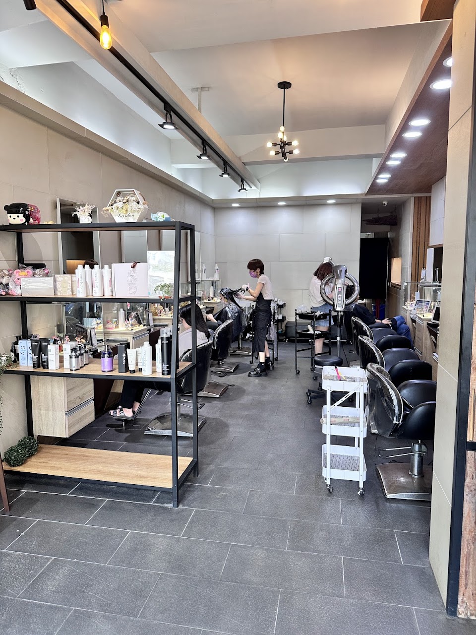 雅頓髮型 和美一店