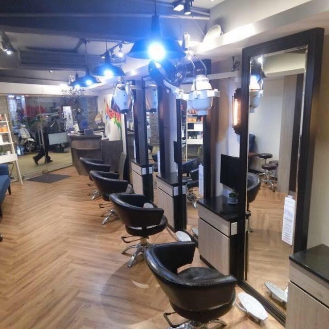 Faith Hair費思造型沙龍-旗艦店｜ 燙髮 染髮 剪髮 護髮 頭皮保養｜